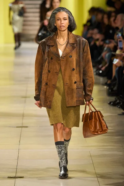 Look 43